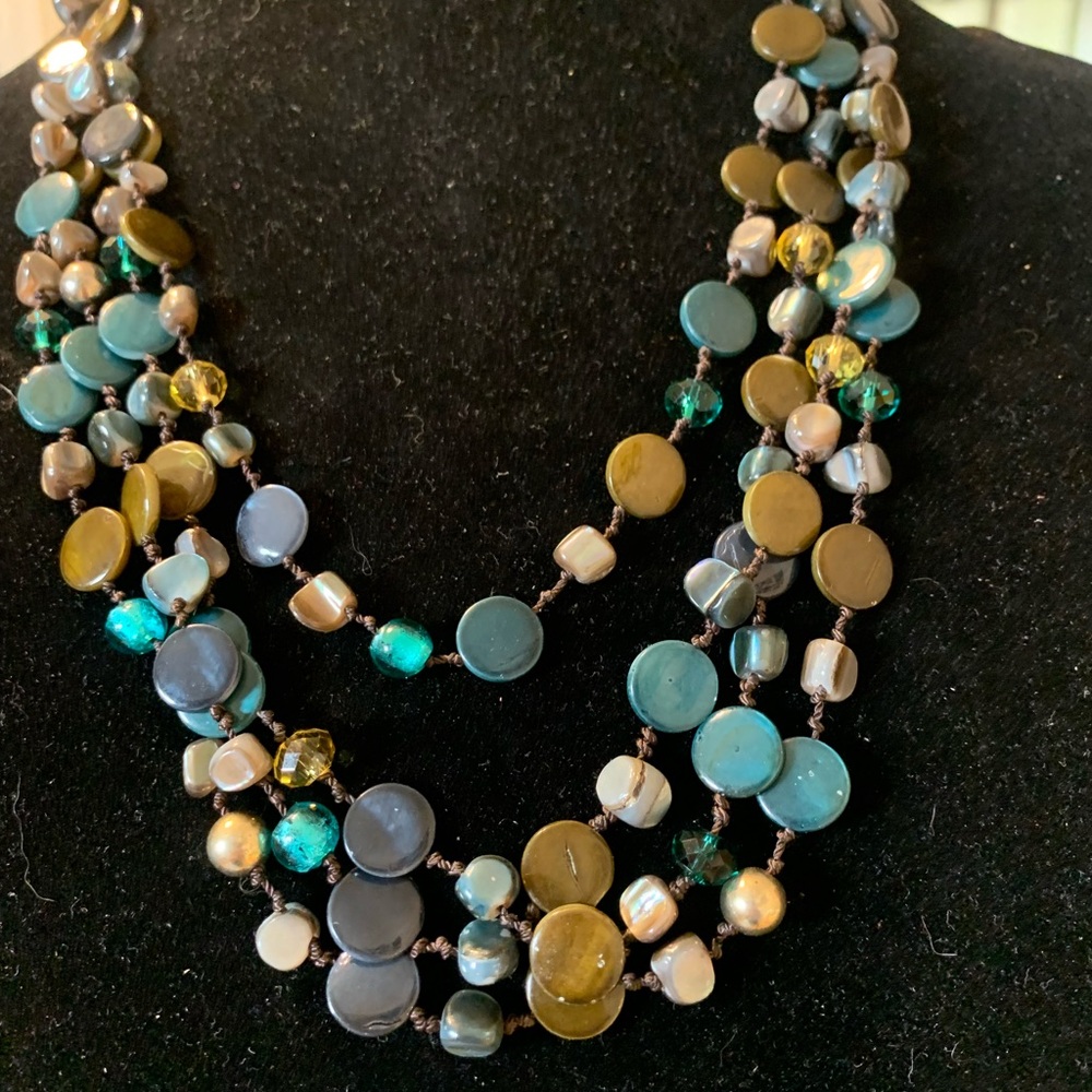 Elegant Multicolor Beaded Necklace